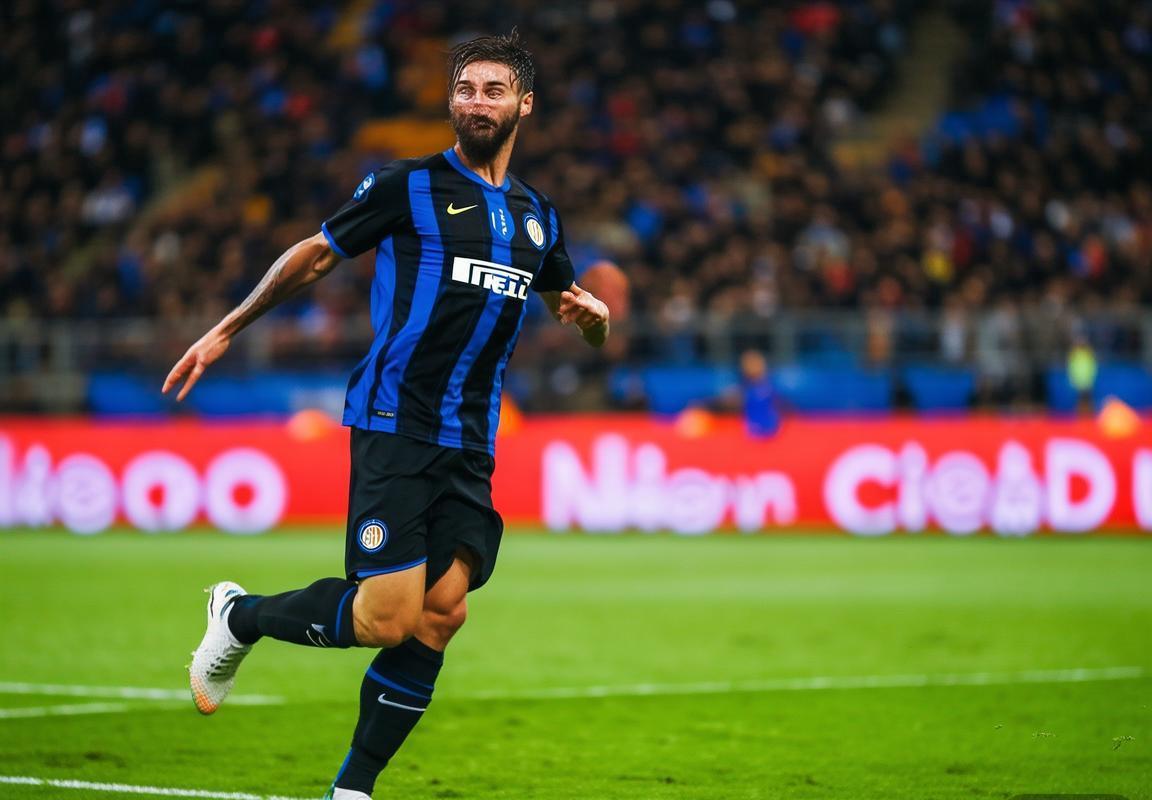 马德里竞技2-1逆转国际米兰晋级欧冠八强，格列兹曼关键扳平，希门尼斯读秒绝杀